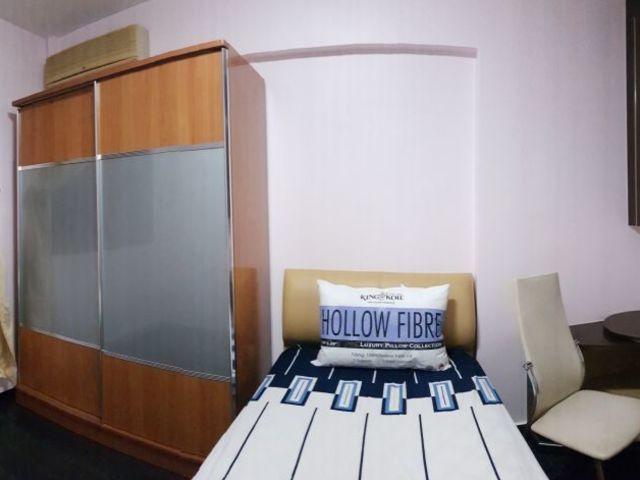 Common Room (Quiet, Clean, Windy) - Move in April