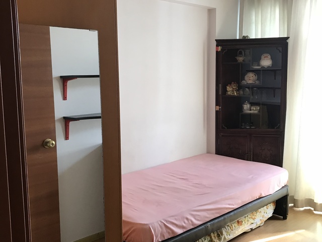 Common Room with Private bathroom ** 2 mins walk to Aljunied MRT station
