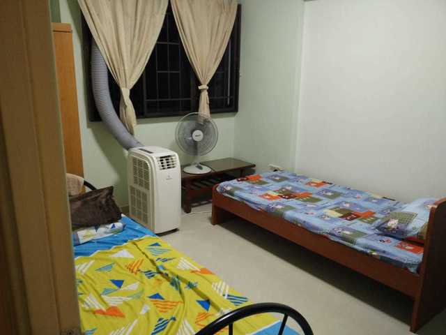 Share Room for males (Near Pioneer MRT, Next to Shopping Mall, Koufu, Hawker Centre)