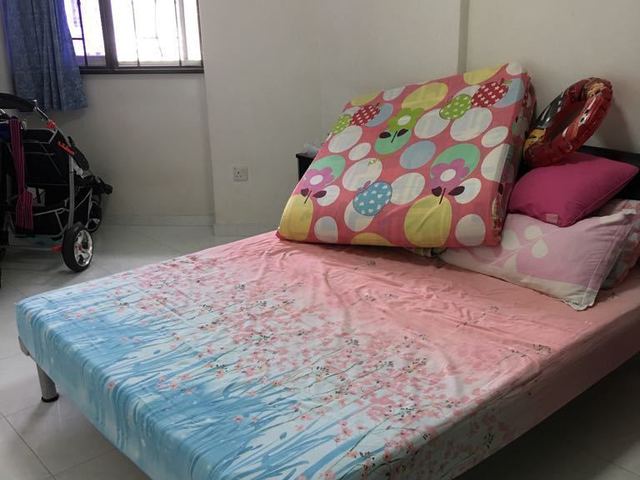 Immediate, common room for rent at Blk 384 Bukit Batok West Ave 5