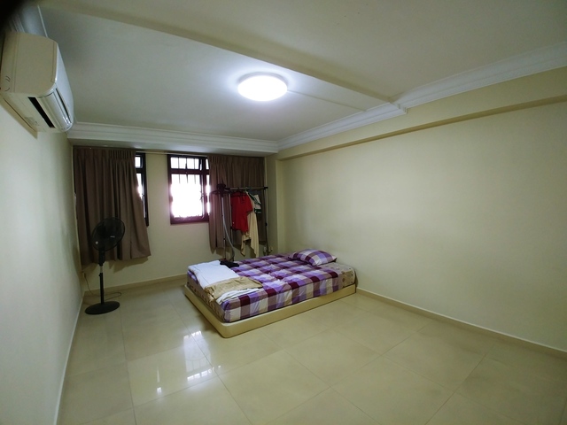 2persons to Room-share @ 10 Jalan Batu