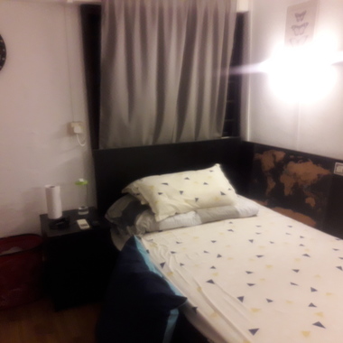 Nice cosy newly renovated and fully furnished room/house near city and MRT station(downtown line).