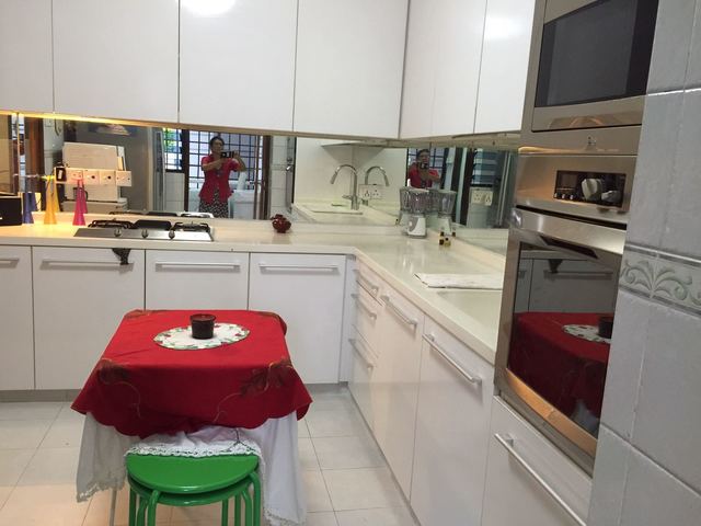 Room for rent Holland Village, Singapore - Convenient room