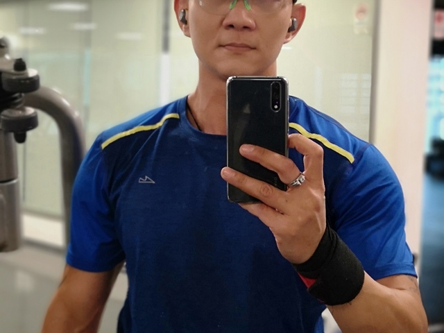 Jeffrey Sin is looking for a room in West Singapore