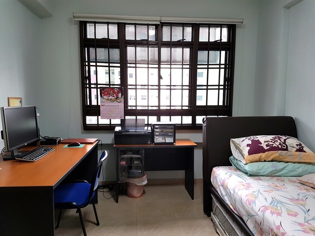 Room for rent near Boon Lay MRT/Jurong Point