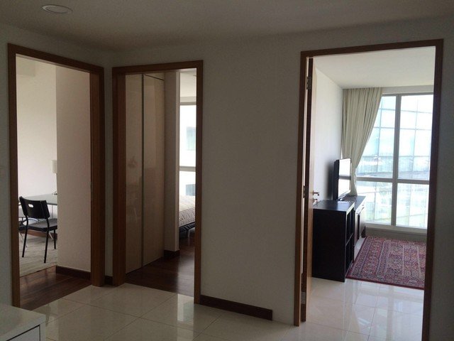 Bay View Queen Room , Full Furnish Bedroom Unit . Raffles Place MRT