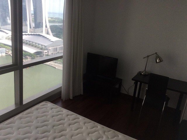 Bay View Queen Room , Full Furnish Bedroom Unit . Raffles Place MRT