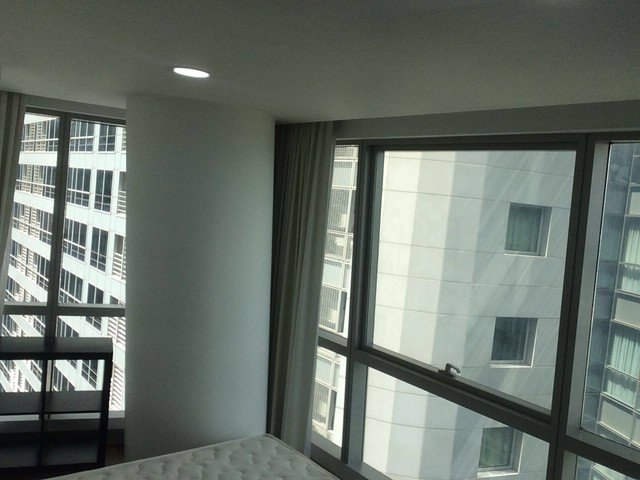 Bay View Queen Room , Full Furnish Bedroom Unit . Raffles Place MRT