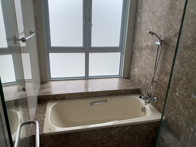 Master Bedrooms, 5mins walk to CBD station (Potong Pasir) and shopping mall Poiz