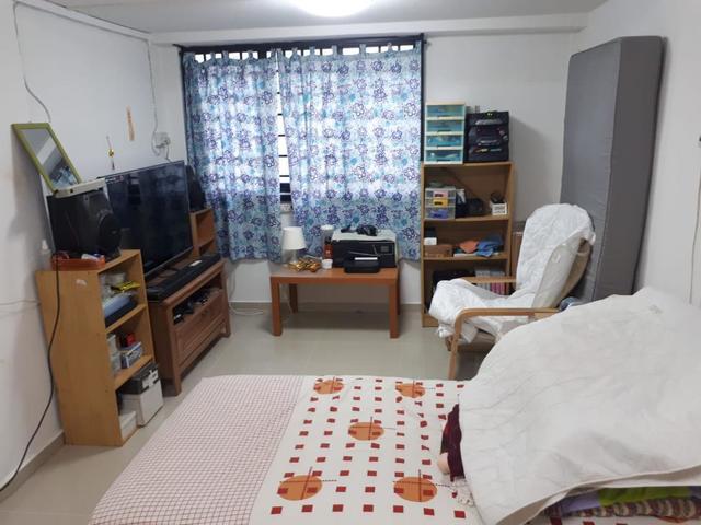 Spacious common room at 32 Cassia Crescent - Mountbatten mrt