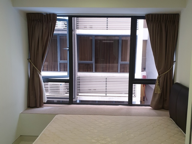 Best deal 2rooms (living & bedroom-queen bed and hall sofabed)