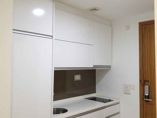 Best deal 2rooms (living & bedroom-queen bed and hall sofabed)