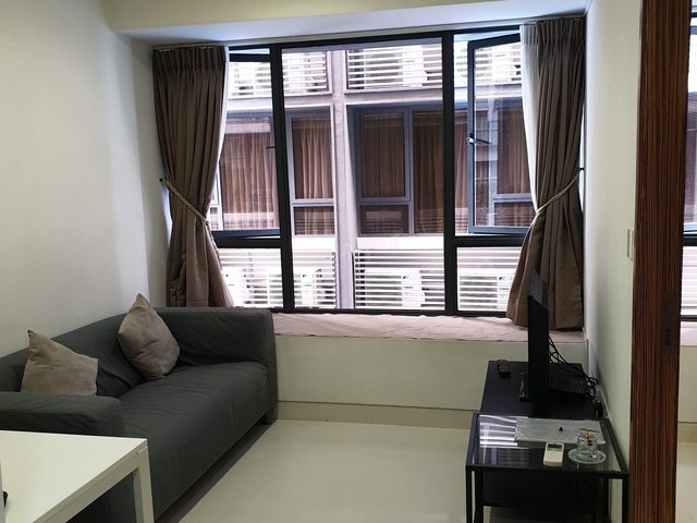 Best deal 2rooms (living & bedroom-queen bed and hall sofabed)