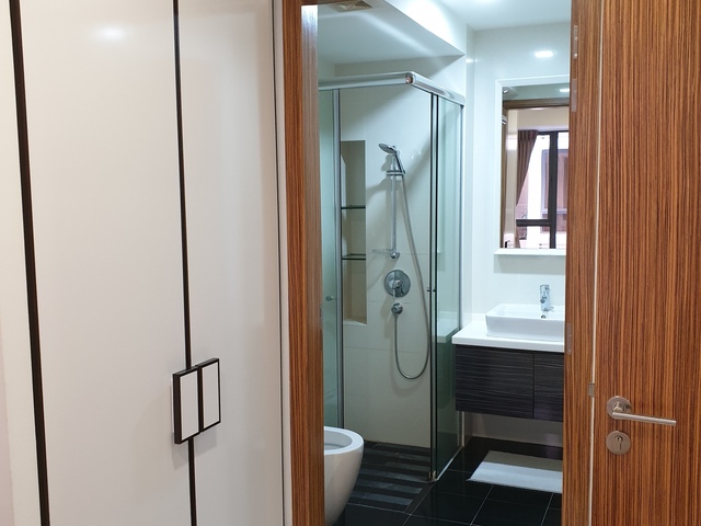 Best deal 2rooms (living & bedroom-queen bed and hall sofabed)