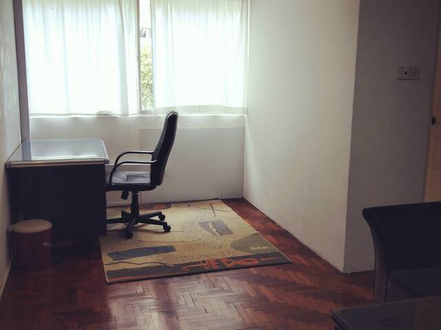 Spacious Common Bedroom (Queen Bed, 2 Wardrobe, Work Table/chair) - near Holland Village