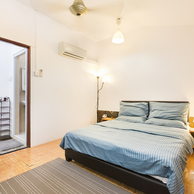 Serviced Master Room with dedicated bathroom in a Bungalow (B4)