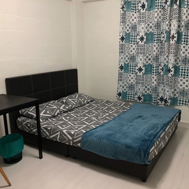 3 BR Flat, High Floor, City Fringe, 1min to MRT for Rent