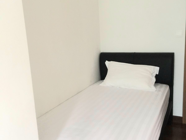 Nearby MRT , Full Furnish Room for Rent . No agent fees