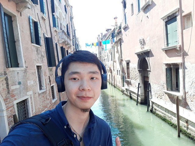 Bilguun Chinzorig is looking for a room in Central Singapore