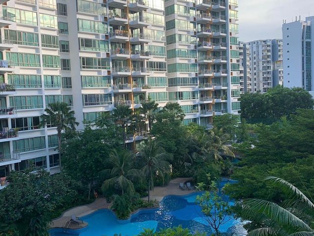 Tanah Merah MRT - Furnish Master Room for Rent .