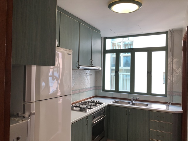 Spacious 2 BR + Utility Condo Near Kembangan MRT