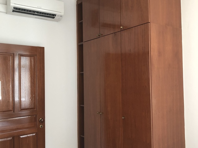 Spacious 2 BR + Utility Condo Near Kembangan MRT