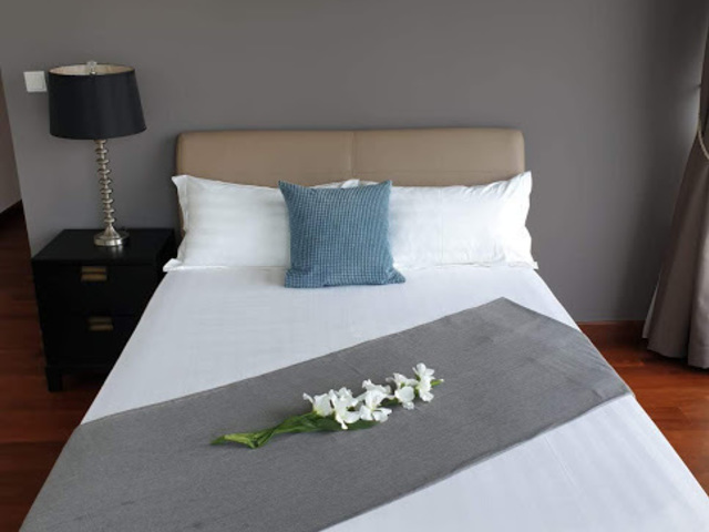 Bright & Airy ,Full Furnish Big Master Room @ Heart of CBD