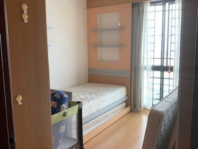 Central Grove common room for rent