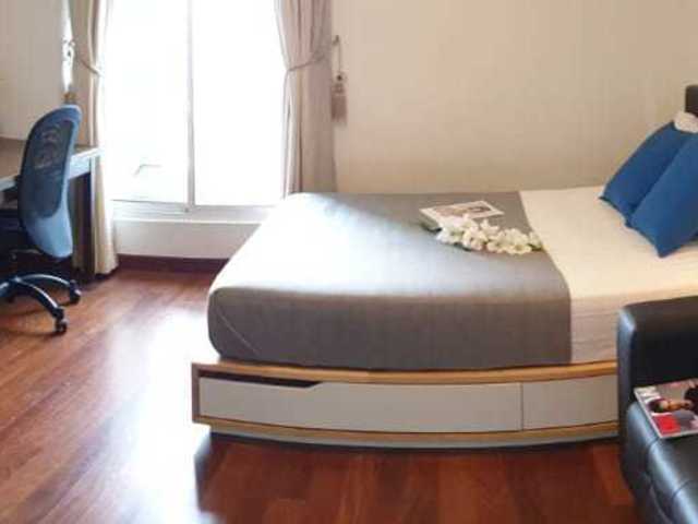 The Sail @ marina bay ! Full Furnish Studio apartment with kitchen !