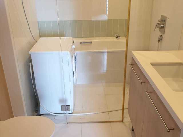 The Sail @ marina bay ! Full Furnish Studio apartment with kitchen !