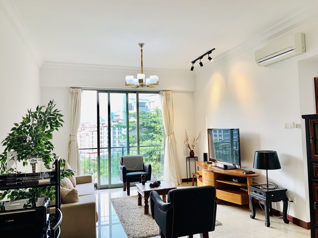 Nice room in River Valley