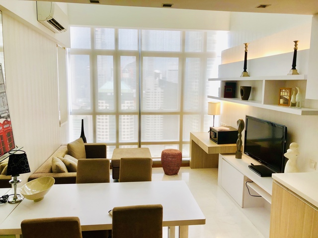 Spacious 1 BR Loft Unit With High Ceiling @ CBD