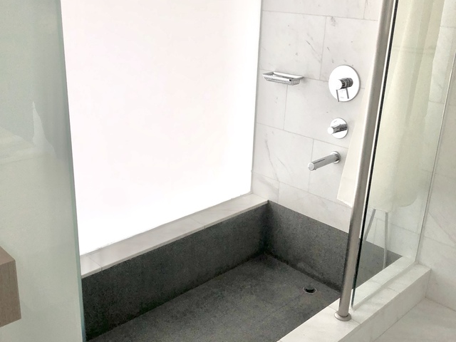 Spacious 1 BR Loft Unit With High Ceiling @ CBD