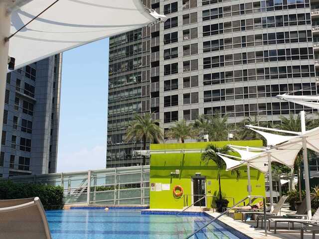 High Floor Large Queen Room with Private bathroom