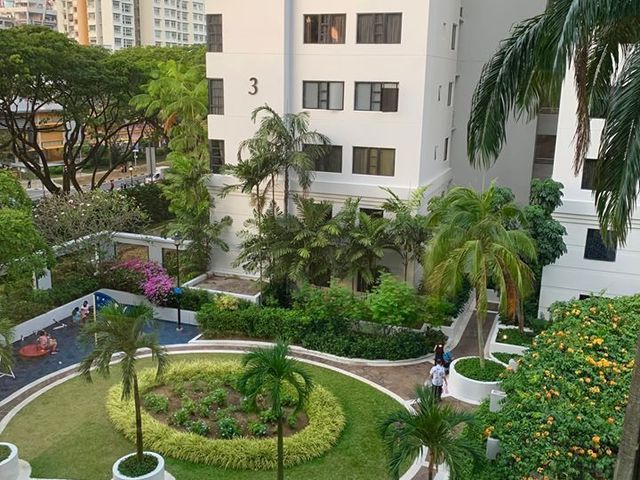 Tiong Bahru MRT 2 Mins Walk, Full Condo Facilities , Big Queen Room for Rent