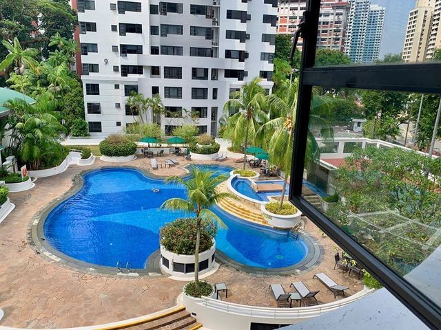 Tiong Bahru MRT 2 Mins Walk, Full Condo Facilities , Big Queen Room for Rent