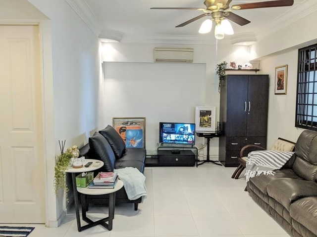 Large, bright, furnished Master Room rent next to Toa Payoh MRT. Available Mar 16, 2020.