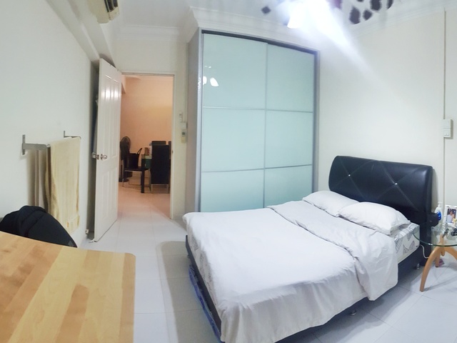 Large, bright, furnished Master Room rent next to Toa Payoh MRT. Available Mar 16, 2020.