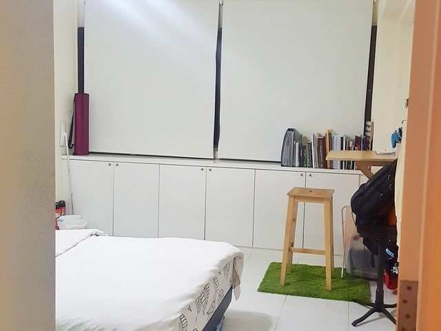 Large, bright, furnished Master Room rent next to Toa Payoh MRT. Available Mar 16, 2020.