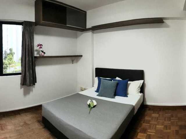 Tiong Bahru MRT 2 Mins Walk, Full Condo Facilities , Big Queen Room for Rent