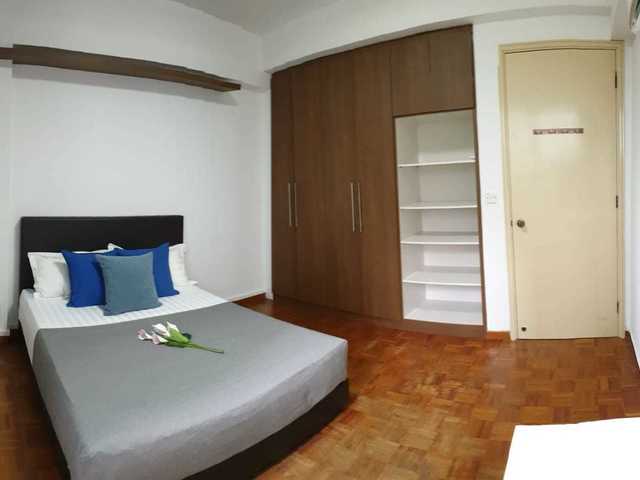 Tiong Bahru MRT 2 Mins Walk, Full Condo Facilities , Big Queen Room for Rent