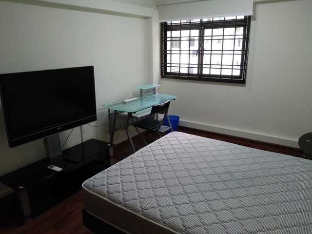 Common room at 338 Bukit Batok Street 34