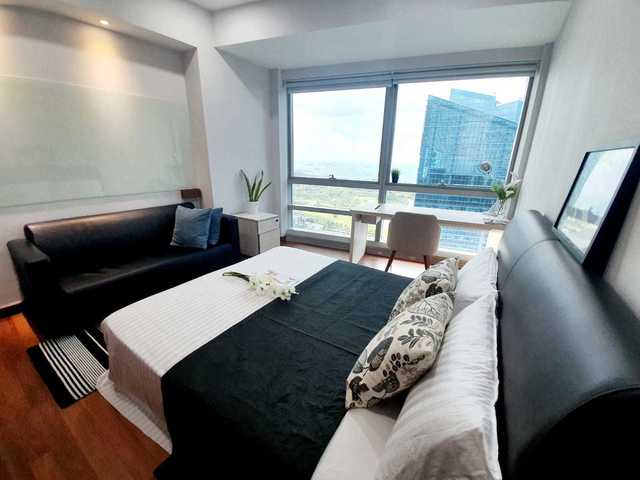 High Floor , Unblock Views Above 50 level , Cosy & Well Renovated Large Room