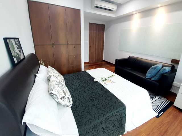 High Floor , Unblock Views Above 50 level , Cosy & Well Renovated Large Room